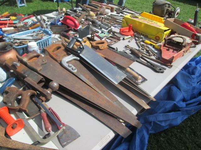 2142587970_sawtable.jpg.fff5d64e5d5f65f799ce255cc5449114.jpg