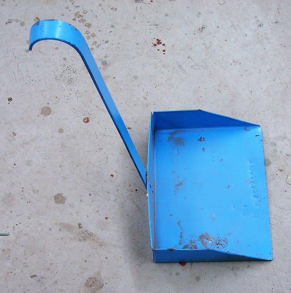 dust pan