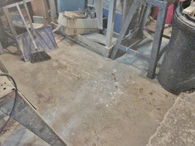 1962867480_cleanfloor.jpg.5f938c600ee1a4e4a51611a12e4b8282.jpg