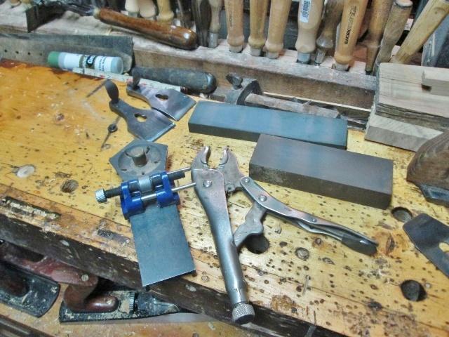 464599322_sharpeningstuff.jpg.4baa68656cbee3de023b3b4142a2b14c.jpg