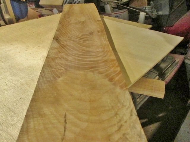 1896339175_breadboardstock.jpg.572a8bce761288c63db190699f270010.jpg