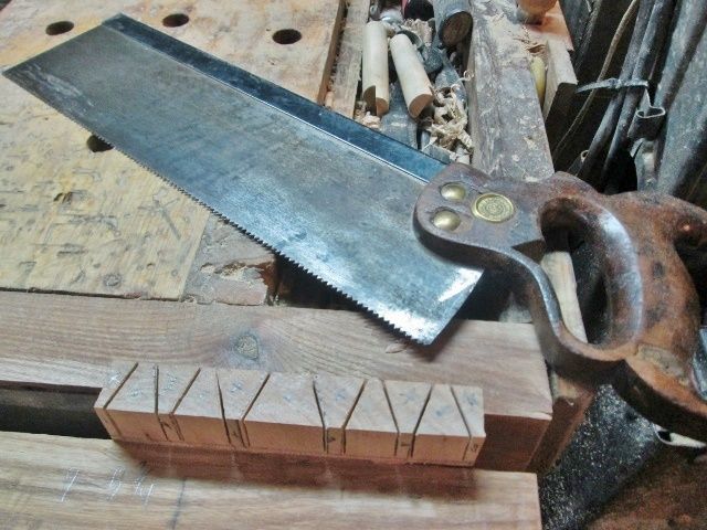 1913010925_dovetailsaw.jpg.2cea1c9b1d23d5f3797f90ffc3ee6e2d.jpg