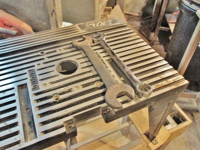 402514786_routerwrenches.jpg.047ea6601a6e43647049cd83a611c0b9.jpg