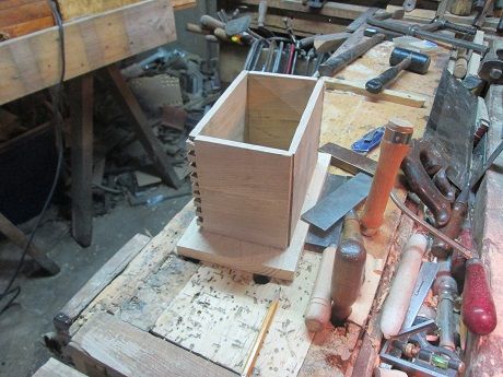 1522807693_AshBox2fourthcornertogo.JPG.71a1728670f136e98d6aff588ae4a5db.JPG