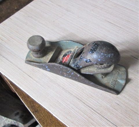 900043176_estatesale4.JPG.24568e8ca5cede1f410d6aa6799dd7d4.JPG