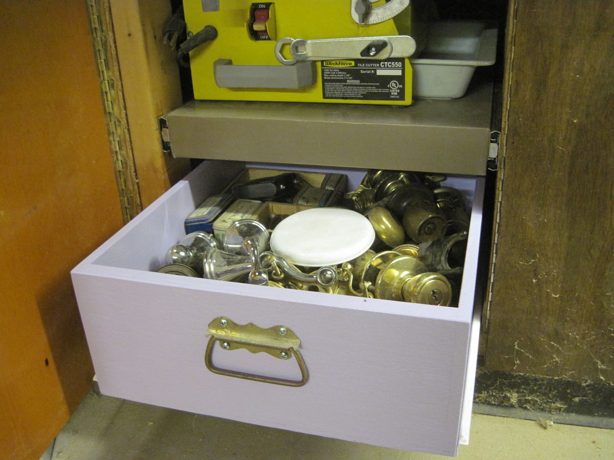 Anyone Put Finish on Shop Jigs/Cabinets?