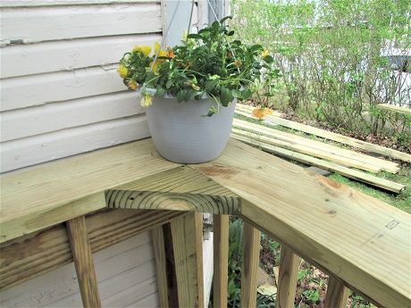 1491923842_PorchProjectcornerbrace.JPG.096319f6e687e14fa5657793812466c8.JPG