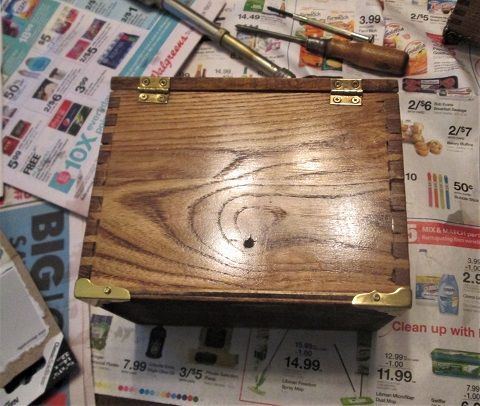 1511311088_AshBox2brassfeet.JPG.92cef392ae560aaee0422cef29e5f090.JPG