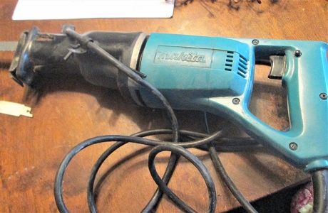 1850653764_PorchProjectSawzall.JPG.7479b7912d69f011f6aba6ec122853da.JPG