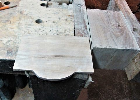 2129897441_AshBox2liddetails.JPG.d64372f1012c717c95ce17e10efb79e8.JPG