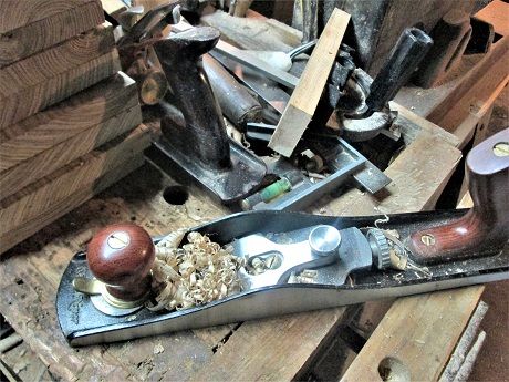 623933373_ComputerDeskProject62jointer.JPG.3254214b9fa2e3e0f2ec261803f2bdeb.JPG