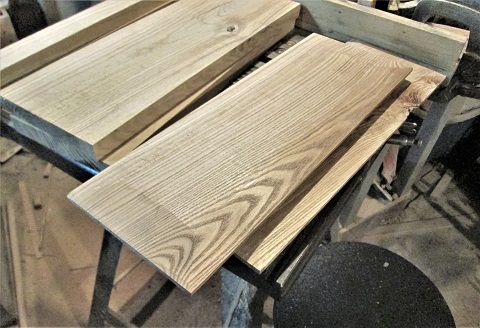 1101906277_computerdeskproject3rdside2panelsdone.JPG.ad145da6c77cca252f8a96097cb4a07c.JPG