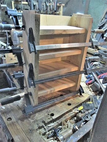 1227266473_ComputerDeskHutchcubbyholeassembled.JPG.46ca49563748cefb7300061a61a082c2.JPG