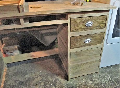 1344275096_ComputerDeskDrawersfourdrawers.JPG.dbee40cf46bc39870b89f0dee2c3f92f.JPG