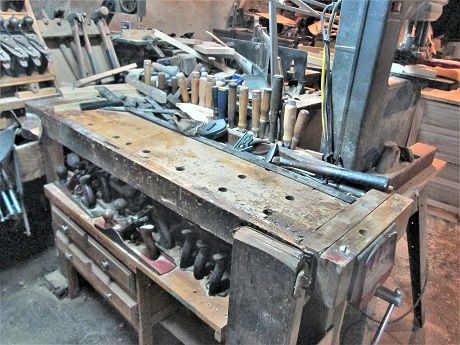 1551751325_Computerdesktopcleanedbench.JPG.bb60462516991c7b2f16c3a6282ed829.JPG