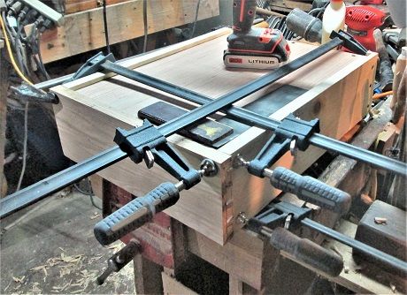 1603515240_Computerdeskdrawers2gluedup.JPG.2fa62e2953435ee7bbbbdbf6f11b333d.JPG