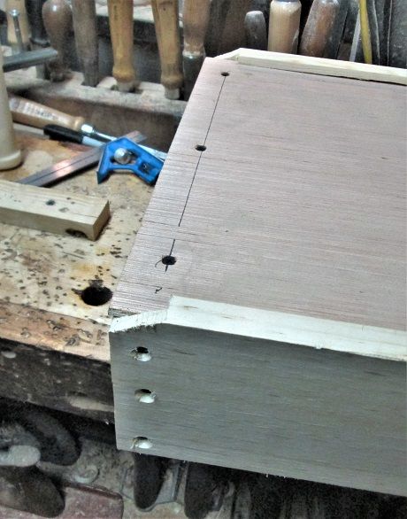 1621883723_Computerdeskdrawersbackdetails.JPG.a07e6480dfe30324f2d5818ffd71a237.JPG