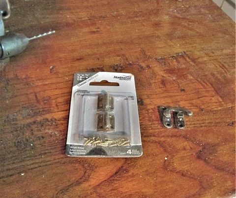 1661189111_ComputerDeskDoorhardware.JPG.f8cad92e7e5f374dc56b5492ce4b06b9.JPG