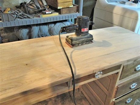 1729392085_ComputerDeskTopsander.JPG.0e2d7a2d813663bee9dfa59888078c67.JPG