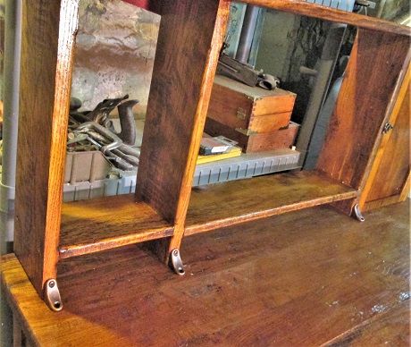 1943267080_ComputerDeskHutchfrontbracketsdone.JPG.9e418d281fe4fd5faa2a8f9788caf211.JPG