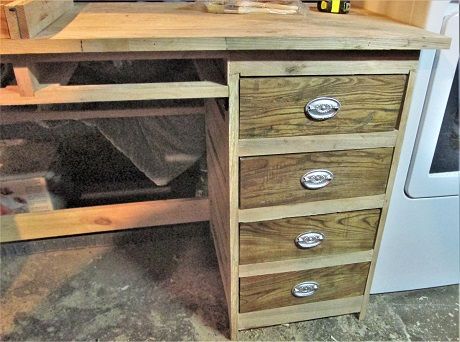 211742705_ComputerDeskDrawersallfinished.JPG.eda9eb32488f9e5a8e0810ccc461cefb.JPG
