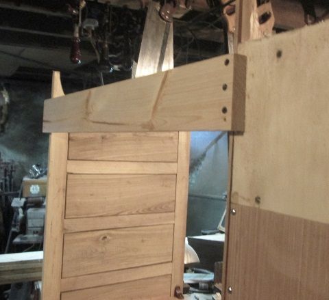 414013651_ComputerDeskAssemblyfootrest.JPG.5b99c90a1638a31534e525cb9e49d80f.JPG