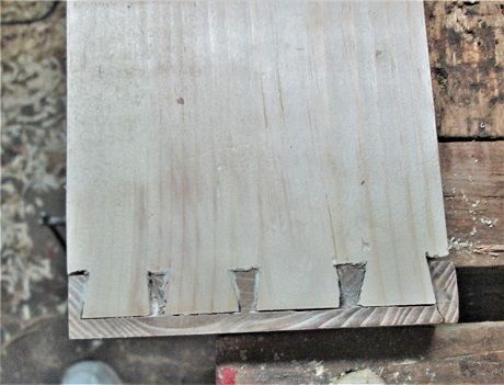 516804258_ComputerDeskDrawersdovetailtestrun.JPG.9f16f353db4ed14f7eeb5d11f6284415.JPG