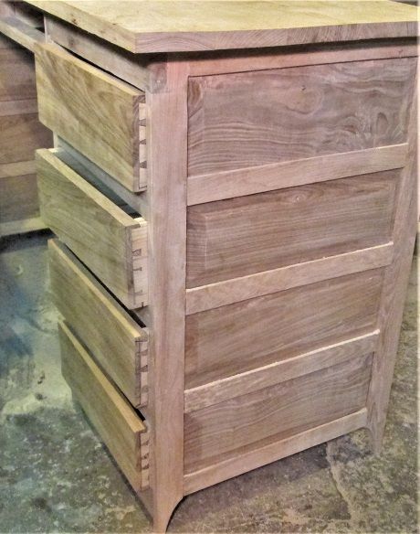 557900435_ComputerDeskdrawers4done.JPG.3e06fd34de44ce0e41f0cf545e23f756.JPG