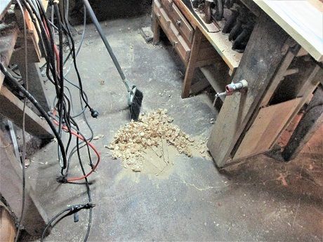 565341711_computerdesktopshavings.JPG.f4d8e3aa9b0b81dc710ebb806b4bd4e6.JPG