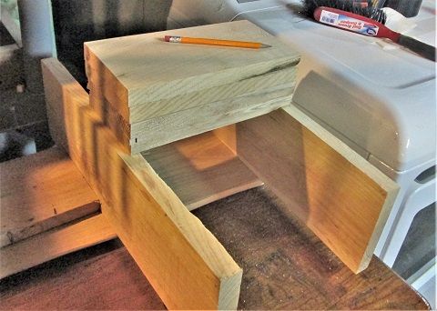 668201958_ComputerDeskHutch4cubbyshelves.JPG.e2b6d389a1b00b9b230be8dadec467dd.JPG