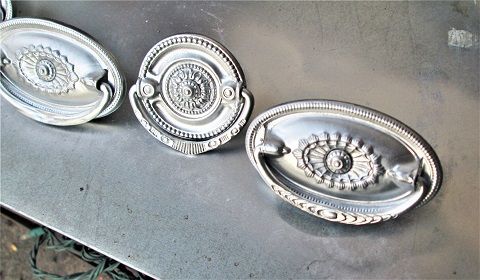 749936512_handlespainteddetails.JPG.aaf44e2b18014d11024e002d57f89ad1.JPG