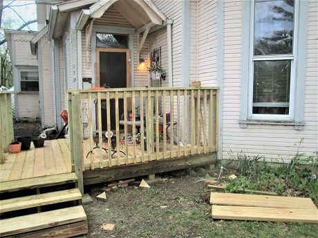 2129040745_PorchProjectfrontspindlesdone.JPG.8fe59ef4afd5234b35d3255d4f8581b2.JPG