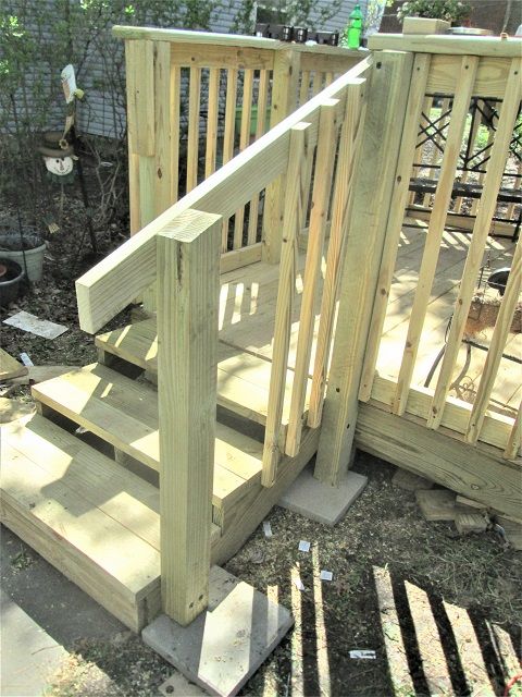 1178636597_PorchProjectfrontofsteps.JPG.0f38c4370965682244b20d1725511a5b.JPG