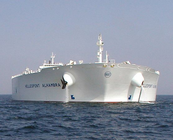 712879440_TPWFreighter.jpg.5c50cdecec5be7bc990b0eecbd3b12e4.jpg