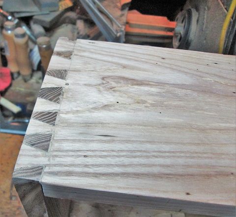 730147595_DVDCabinetdovetailcleanup.JPG.c58f93388ba95d7c8e9d2b4024a5ed68.JPG