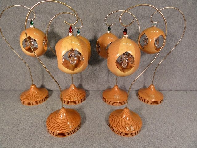 Ornament w/Stand