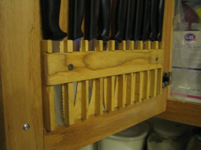 1155692060_whencompanycomesandweservebaloney.jpg.ea058617ae84c4b275f948d20f0e715d.jpg