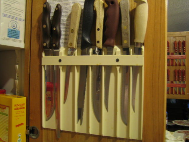 1166468741_theseareherbestsetofknives.jpg.5b588a8cd6f860102cb0b8044094ca11.jpg