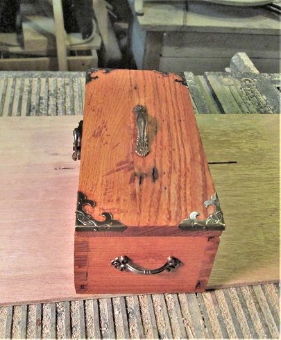 2094631738_AshBoxProject2PIPendview.JPG.13e332a4bcd95b620db99c1f308f0e07.JPG