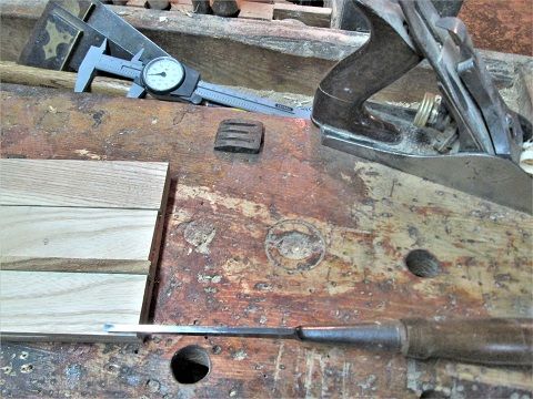 270462905_2drawerchestfingerspacer.JPG.38d23be2dfbc0061bfdc28b1e144ce41.JPG