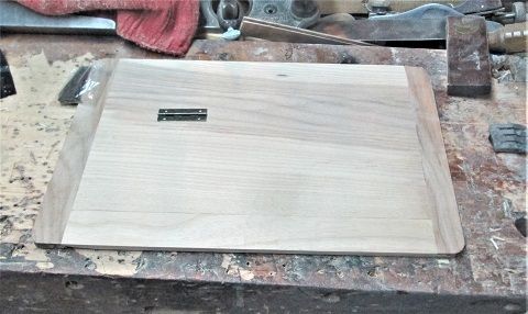 354376753_2drawerchestroundedcornershinge.JPG.c724987a7dcee17278ed0c58e50c36e5.JPG