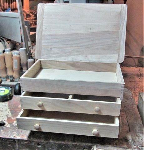 1127816739_2drawerchestpre-stain.JPG.4139ee3e28b64e8c907cfe6c2cdf5176.JPG