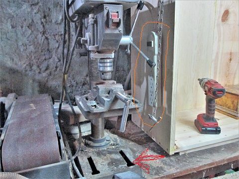 1436550955_ToolCabinetbuildpowerstripchuckkey...JPG.b8a632911b758a80178d053cc532bfc5.JPG