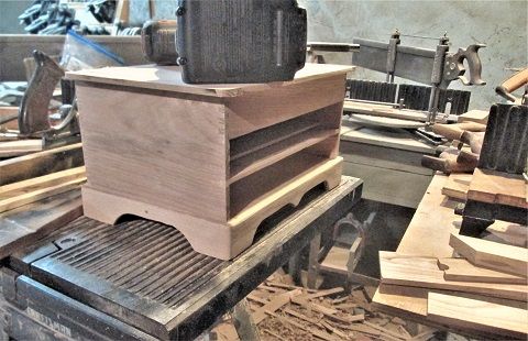 1603169479_2drawerchestwaitingtiltomorrow.JPG.ec1c08e5b37f9956a6c5f2a1dd171be7.JPG