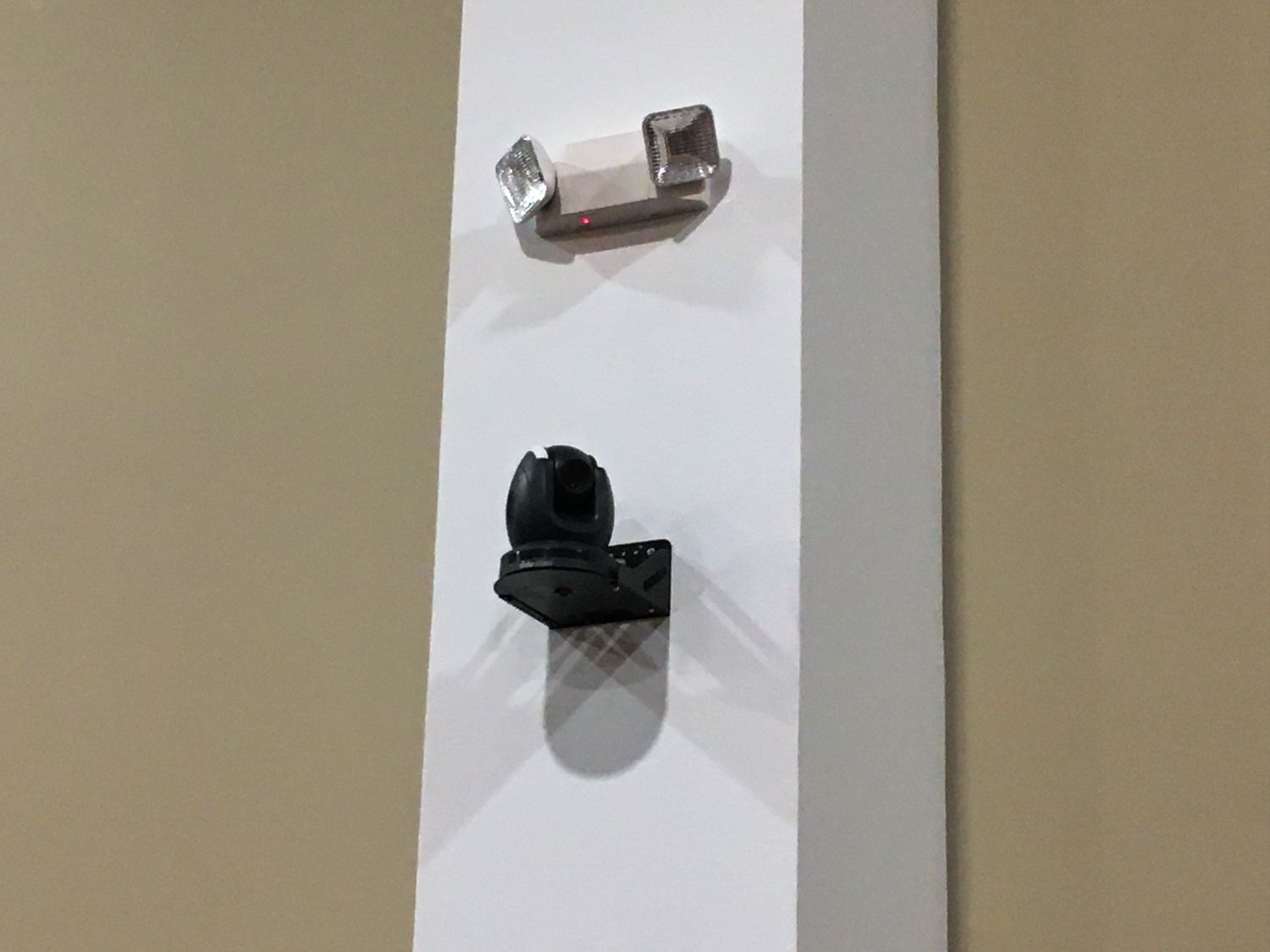 1786117123_014-Cameraoncolumnfixedmount.JPG.c592d94708a1080ed33fd7e465ef3a2d.JPG
