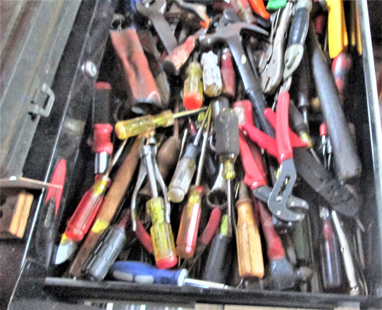 316147487_toolchesttopdrawer.JPG.6a94b7b93b3d3fde7096cd2c1485e05f.JPG