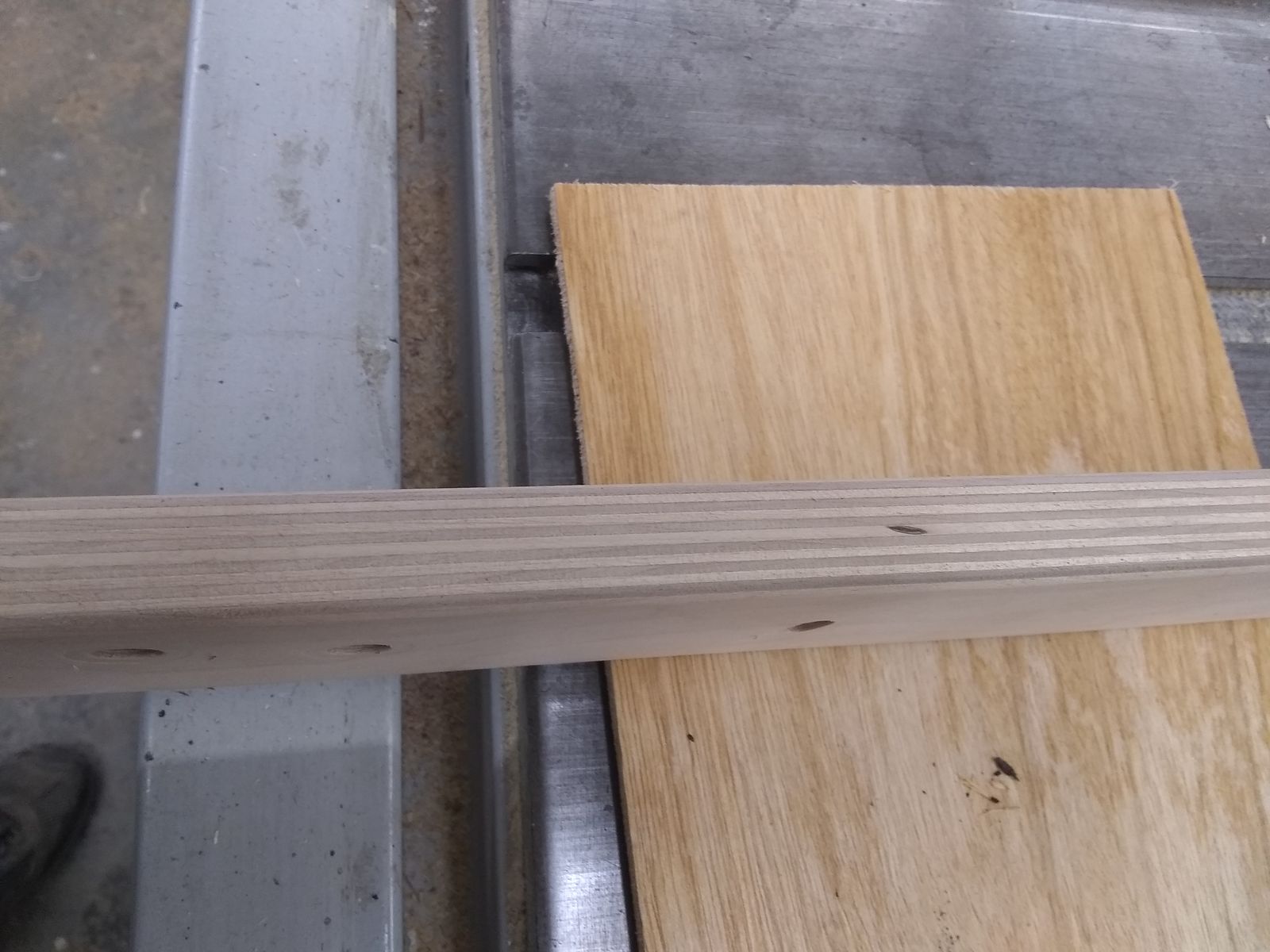 702603082_BalticBirchPlywood.jpg.524e9c524ab0afe2b5222665e4916a3b.jpg