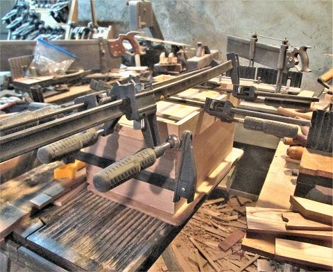 736975136_2drawerchestreadytounclamp.JPG.57f730439d2dc816c3976830b87dcbce.JPG