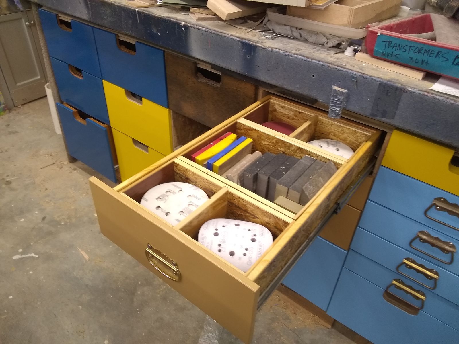 1010036804_sandingdrawer.jpg.61868d24b3f6c96988a50f1cfb5dedde.jpg