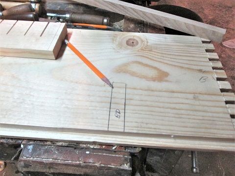 1206618201_SawTilProjectdadolayoutbottomholder.JPG.95547611931213e5d72a36f9955358a0.JPG